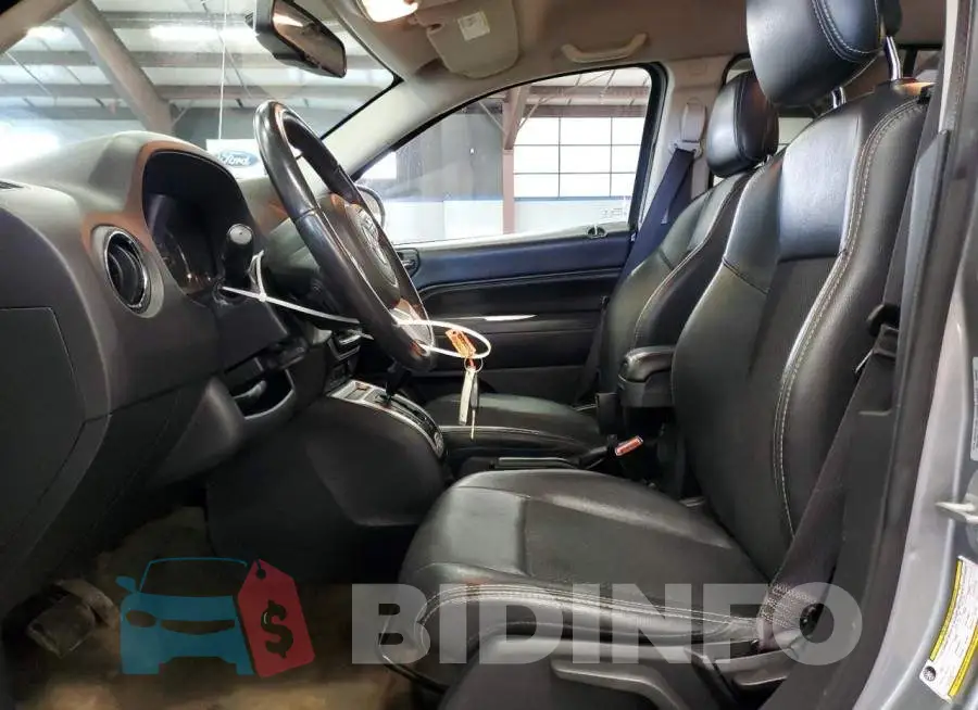 1C4NJDEB8GD690944 Photo# 7