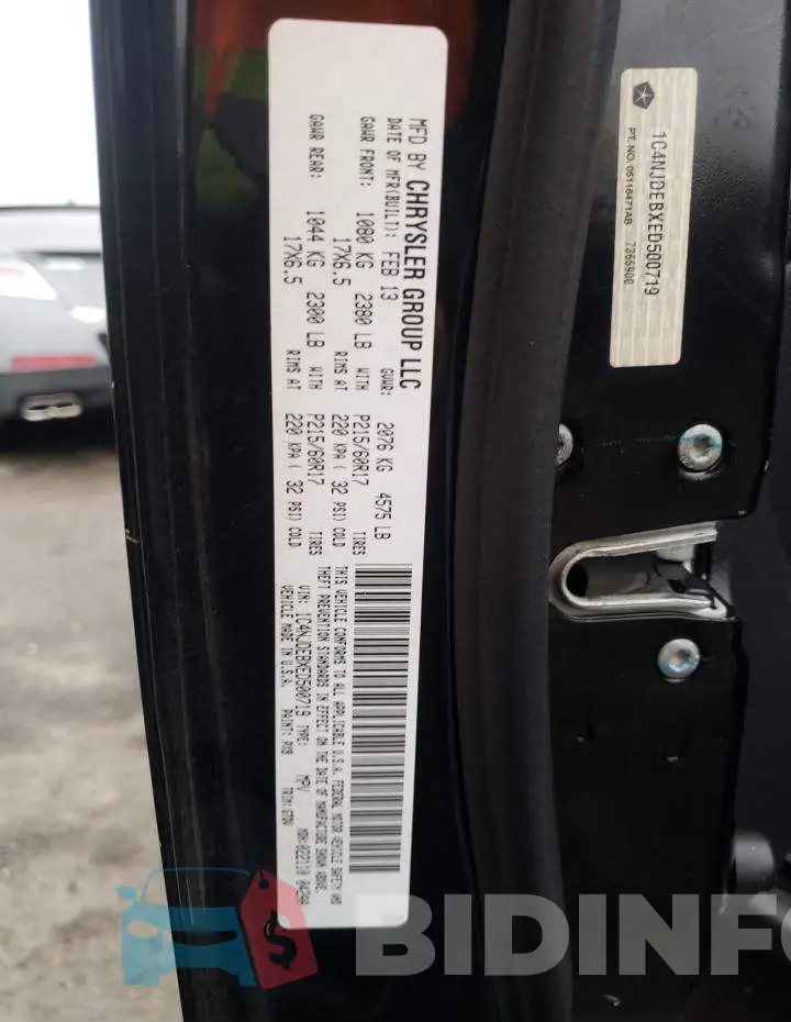 1C4NJDEBXED500719 Photo# 13
