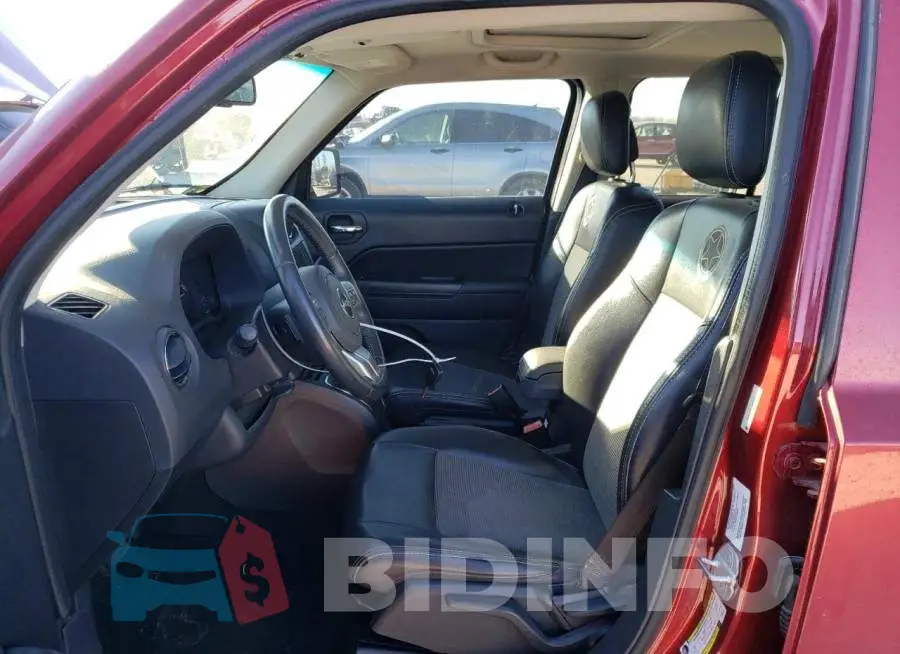 1C4NJPFB1ED589158 Photo# 7