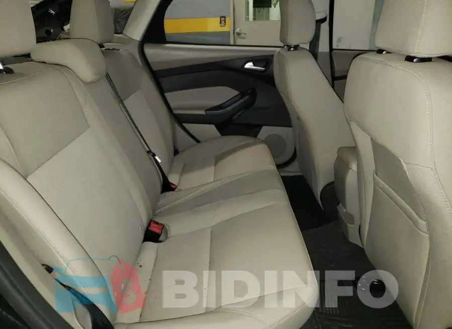 1FADP3F24GL296579 Photo# 10
