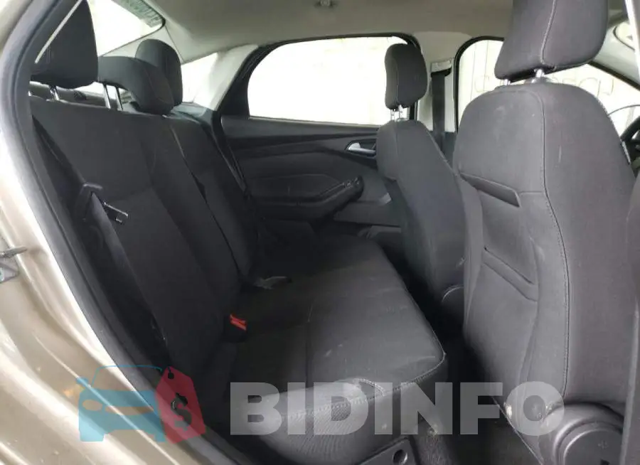 1FADP3F27JL250316 Photo# 6