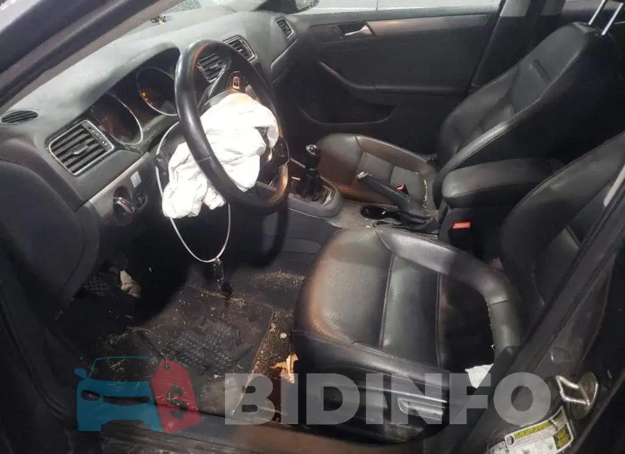3VW3A7AJ2FM327187 Photo# 7