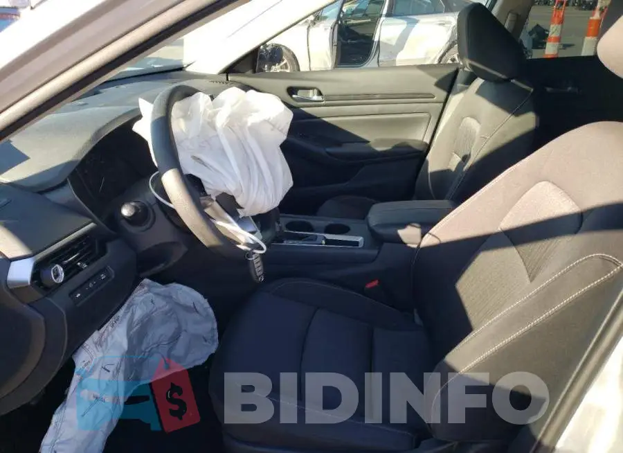1N4BL4BV2NN361522 Photo# 7