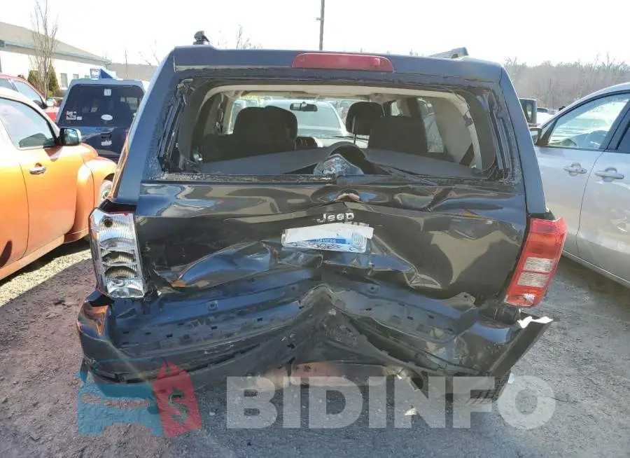 1C4NJPBB5ED894183 Photo# 6