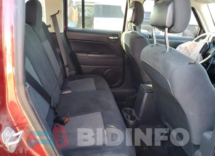 1C4NJRBB4FD289973 Photo# 6
