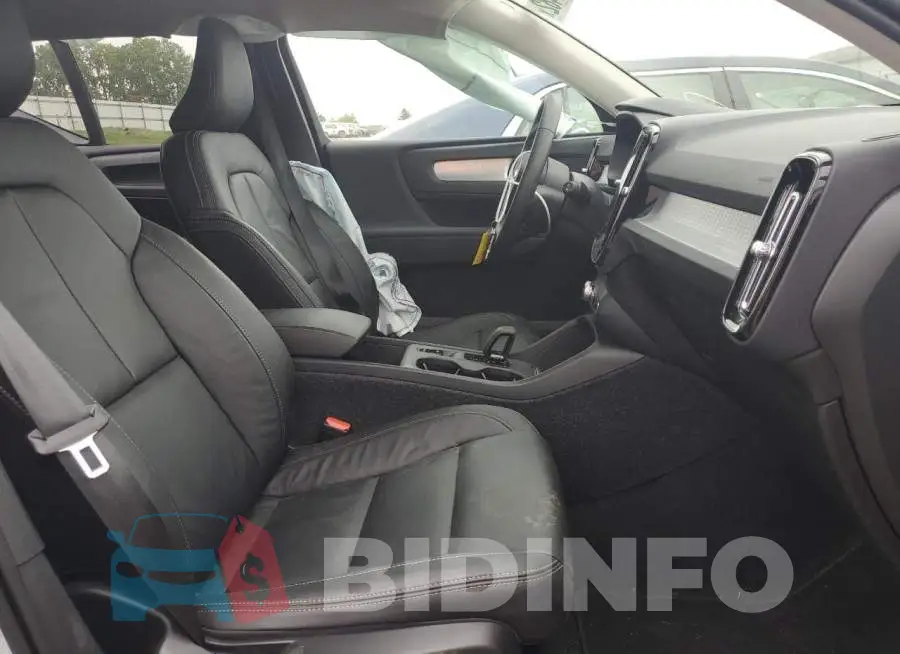 YV4162UK7N2762647 Photo# 5