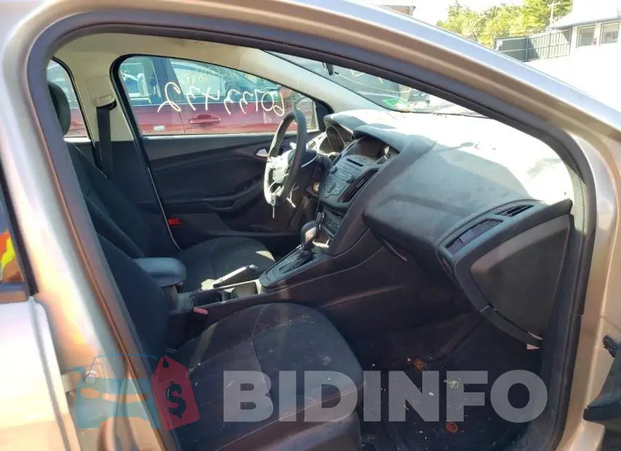 1FADP3F25HL274012 Photo# 5