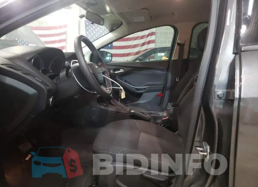 1FADP3F27GL201917 Photo# 7