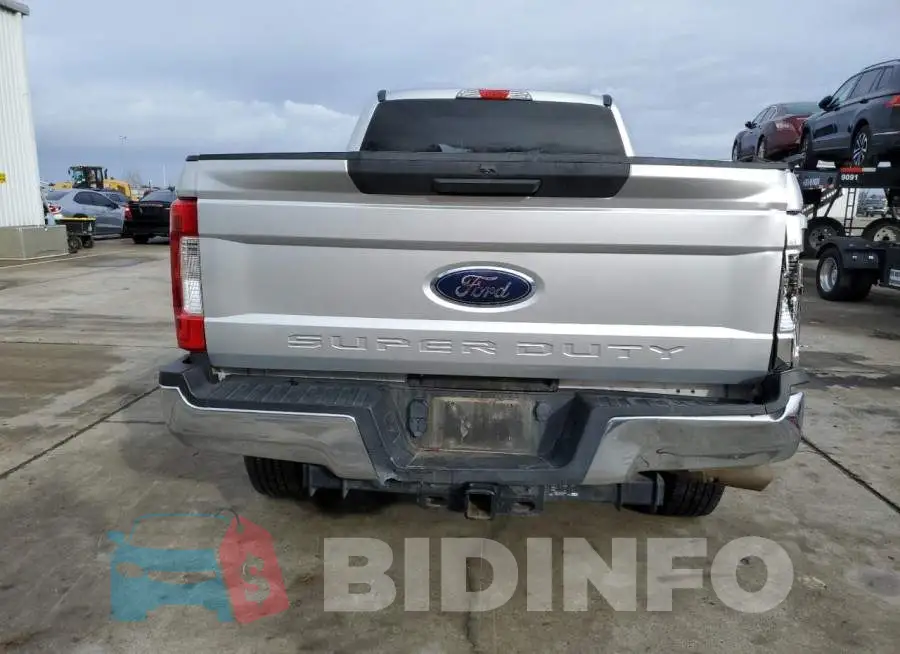 1FT7W2BT1JEB90203 Photo# 6