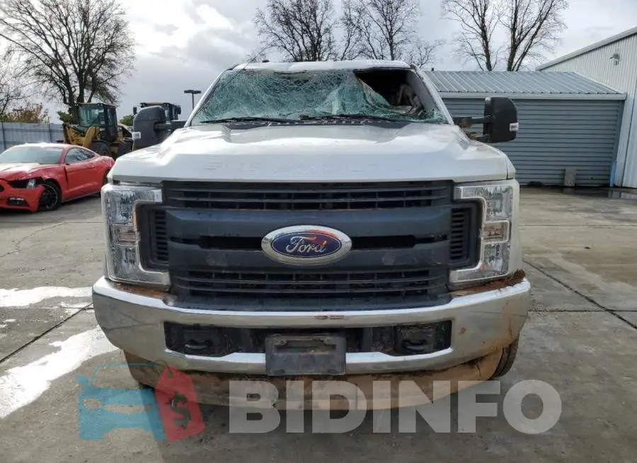 1FT7W2BT1JEB90203 Photo# 5