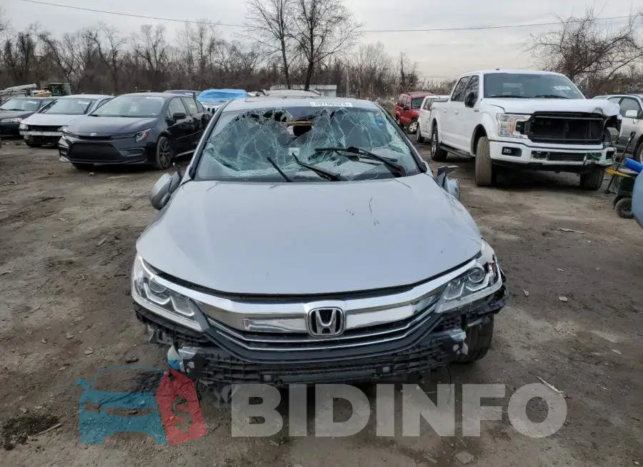 1HGCR2F82HA295895 Photo# 5
