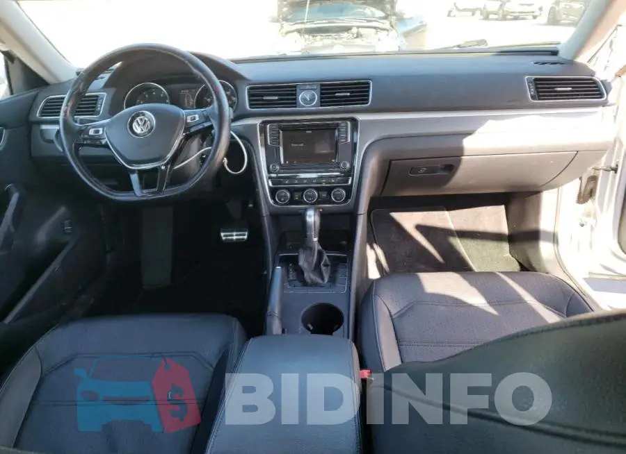 1VWDT7A36HC038639 Photo# 8