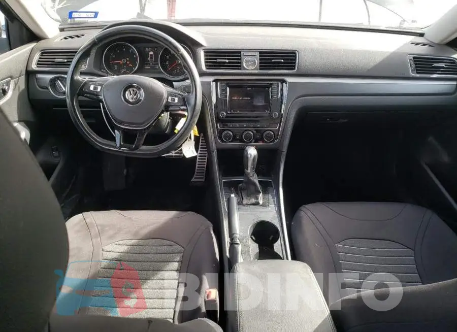 1VWDT7A39HC051045 Photo# 8
