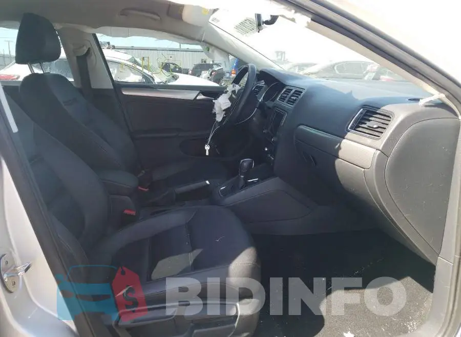 3VWD67AJ7GM320114 Photo# 5