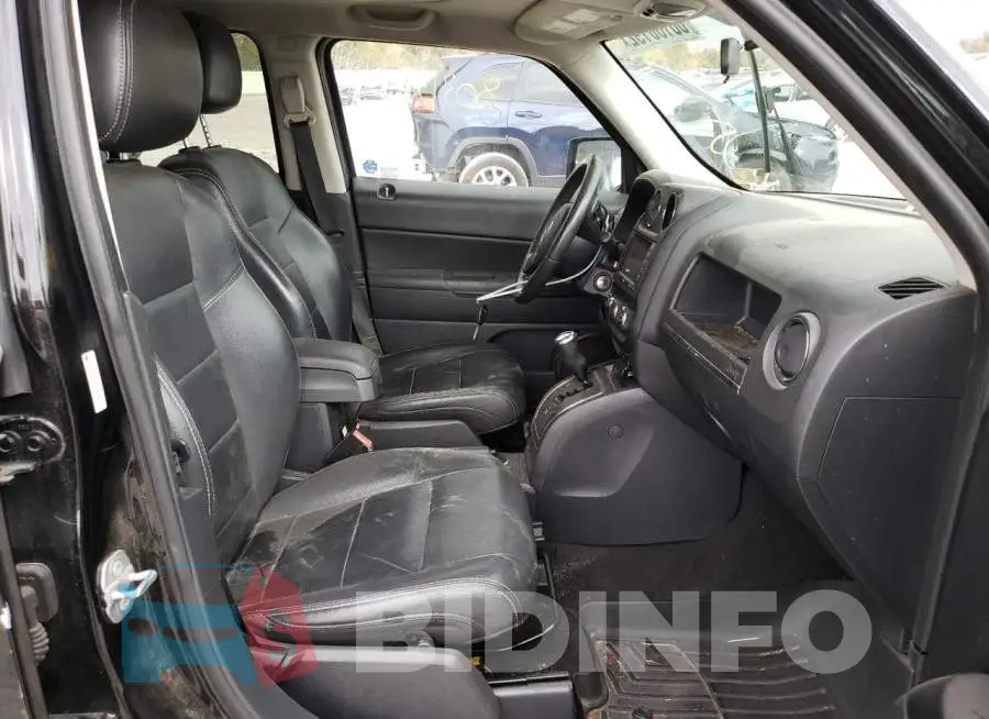 1C4NJRFB6FD207669 Photo# 5