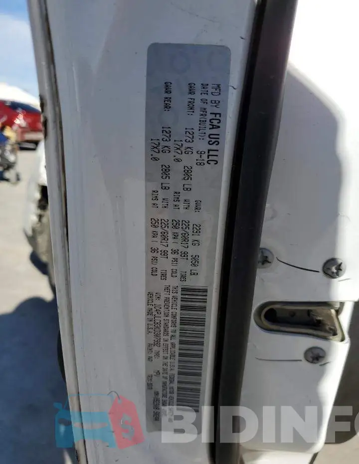 1C4PJLCB3KD307992 Photo# 12