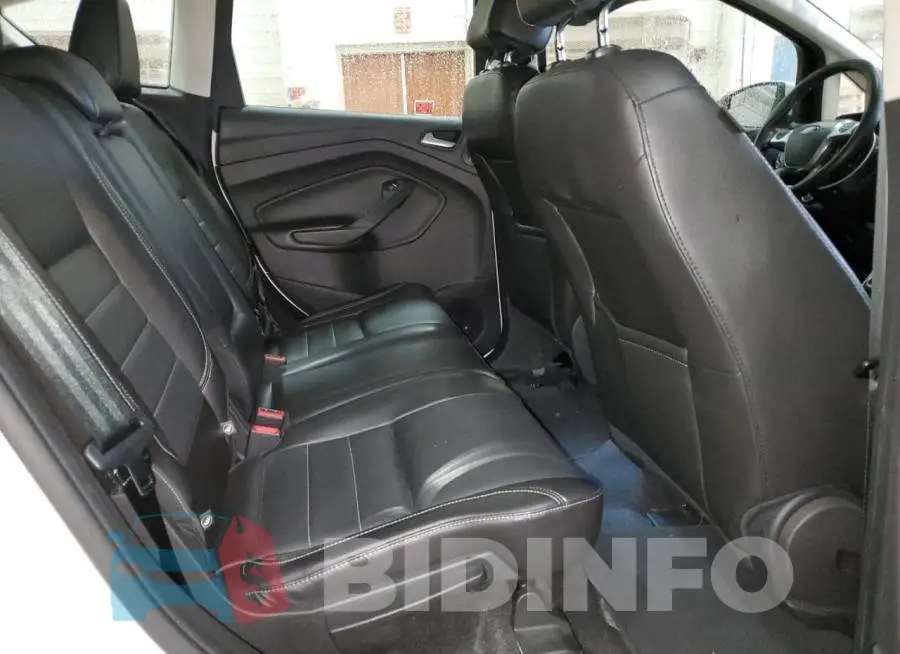 1FADP5CU2FL113082 Photo# 10