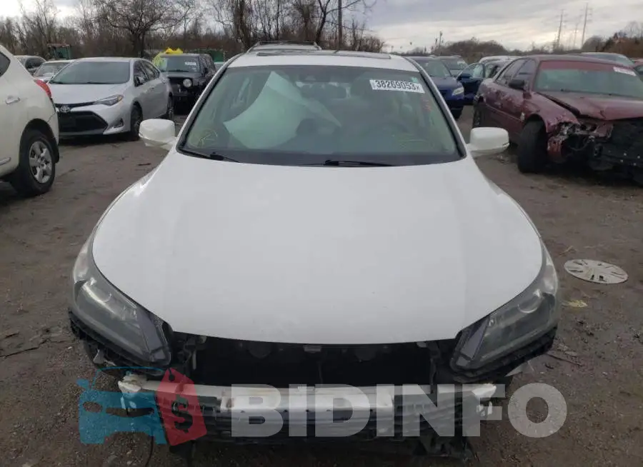 1HGCR2F88FA174057 Photo# 5