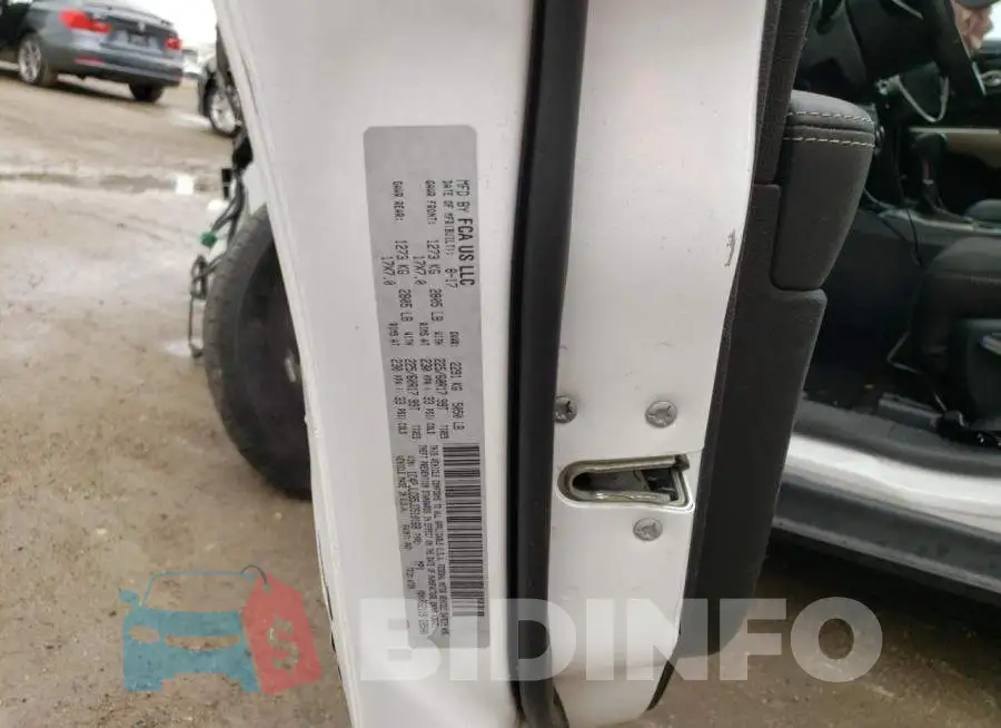 1C4PJLCB5JD510168 Photo# 13