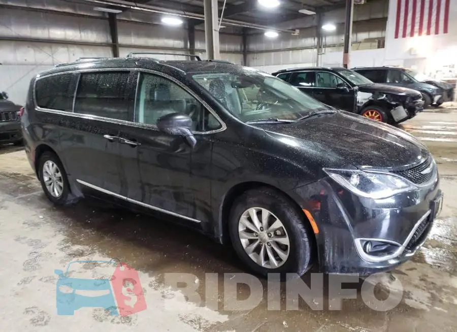 2C4RC1EG0JR174541 Photo# 4