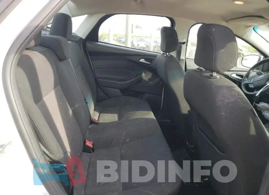 1FADP3F2XJL250410 Photo# 6