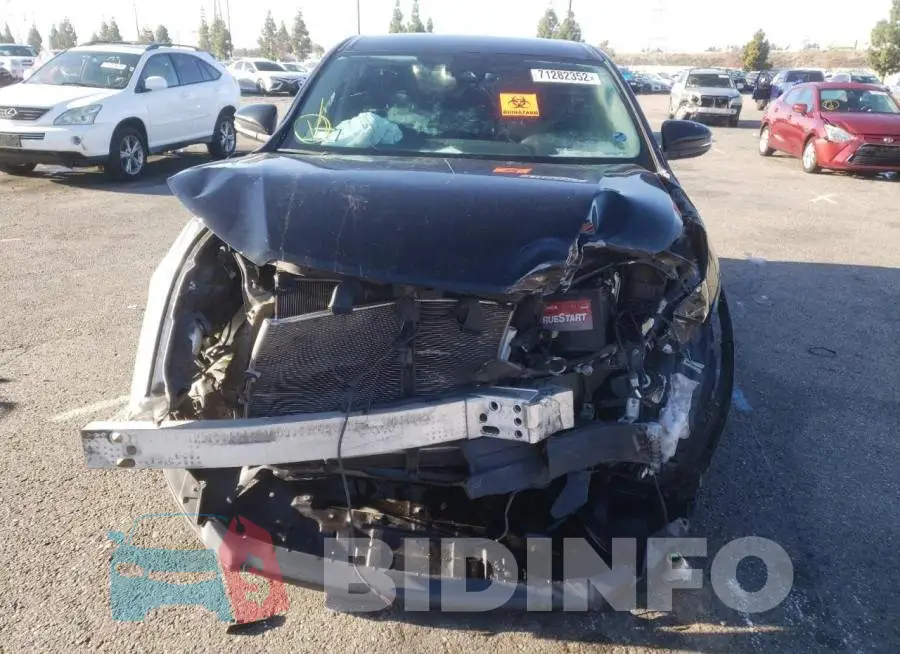 5TDZZRFH3JS246618 Photo# 5