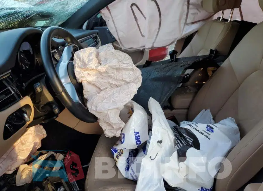 WP1AA2A51MLB16995 Photo# 7
