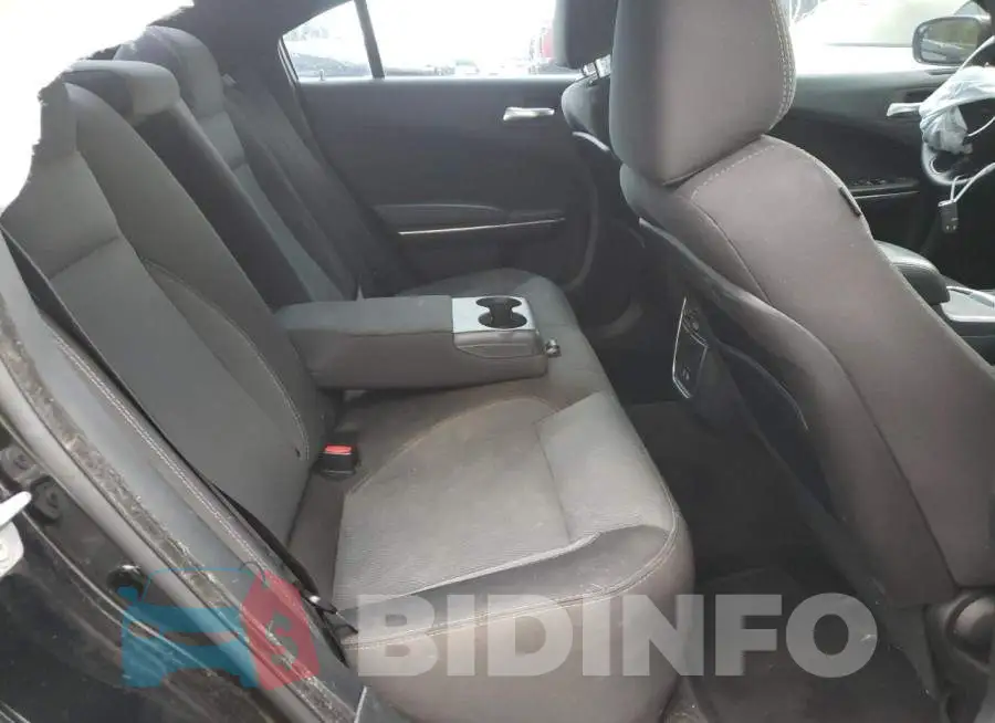 2C3CDXBG5FH896728 Photo# 6