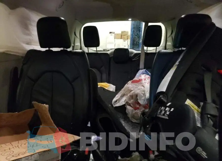 2C4RC1EG0HR727537 Photo# 10
