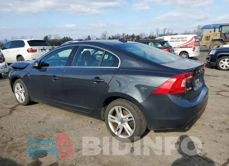 YV1612TK2F2362614 Photo# 2
