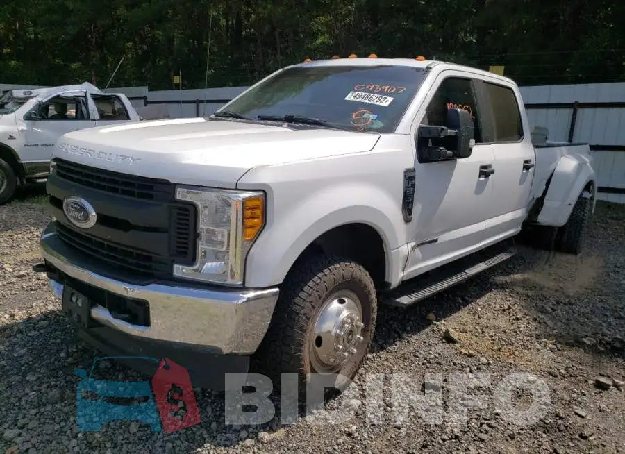 1FT8W3DT2HEC93907 Photo# 2