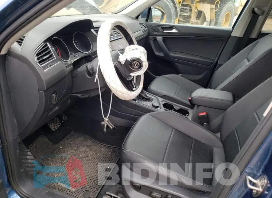 3VV2B7AX7KM142323 Photo# 7
