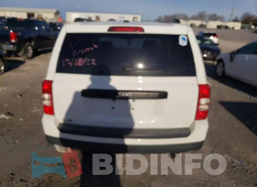 1C4NJPBB3GD590255 Photo# 6