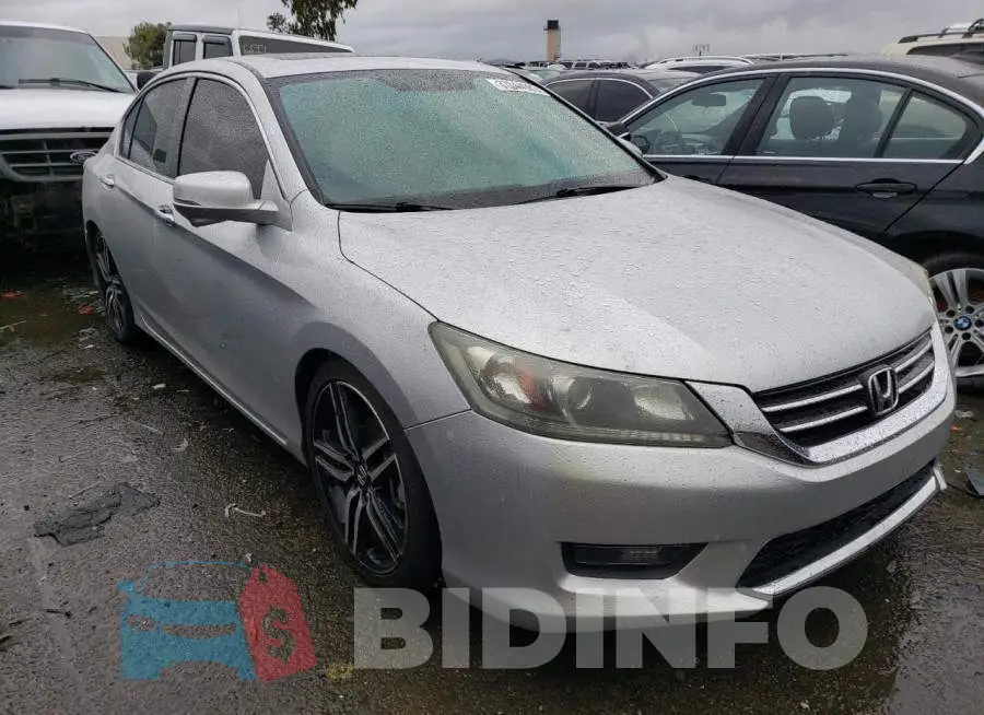 1HGCR2F70EA252904 Photo# 4