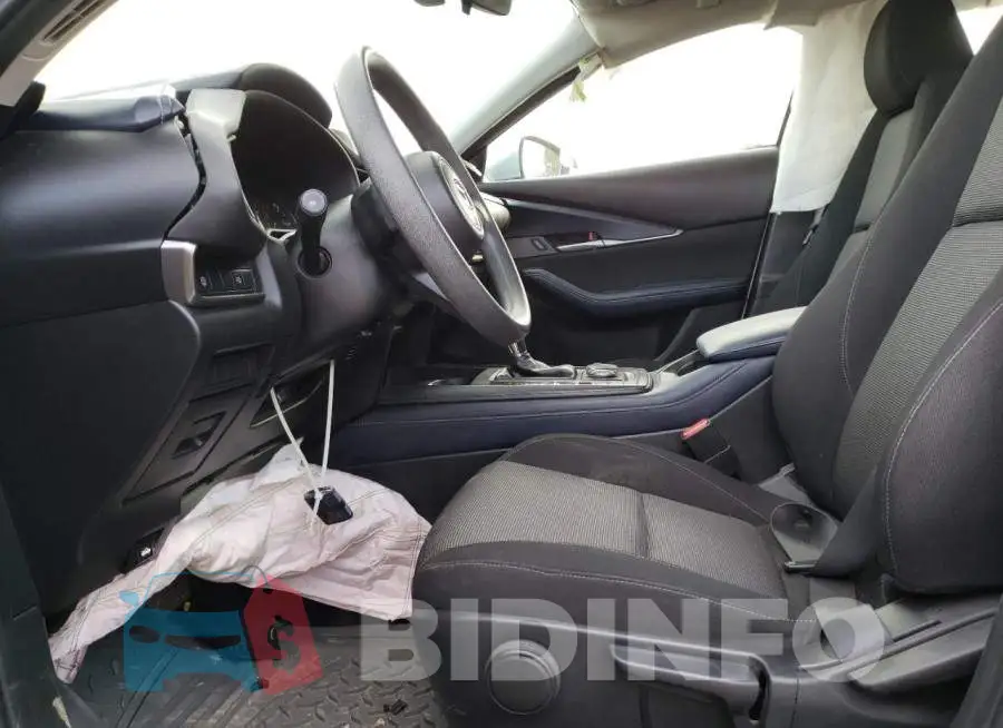 3MVDMBBL9LM105158 Photo# 7