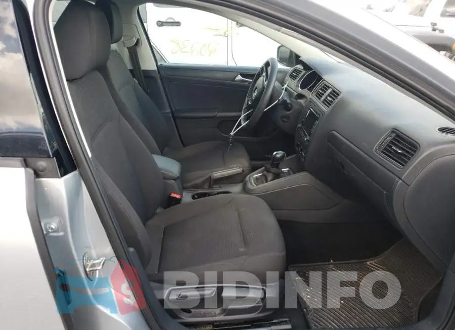 3VW2K7AJ7FM402409 Photo# 5
