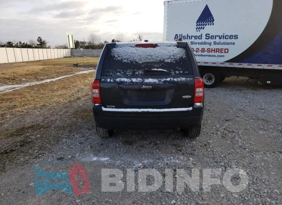 1C4NJPFB3FD306311 Photo# 6