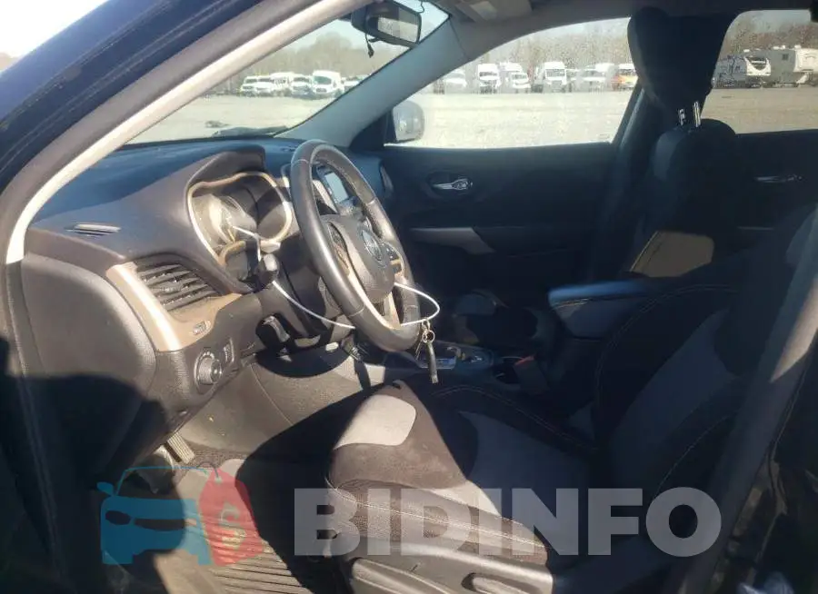 1C4PJLCB8JD542922 Photo# 7