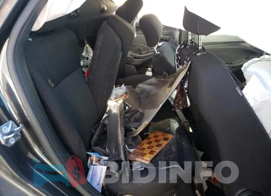 1FADP3E28JL201627 Photo# 10