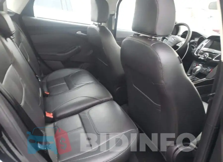 1FADP3J29JL273233 Photo# 10