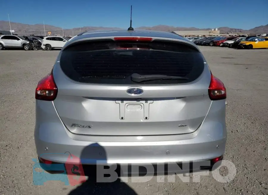 1FADP3M23JL230986 Photo# 6