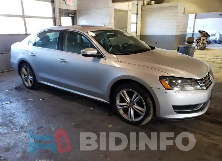 1VWBN7A31EC067625 Photo# 4