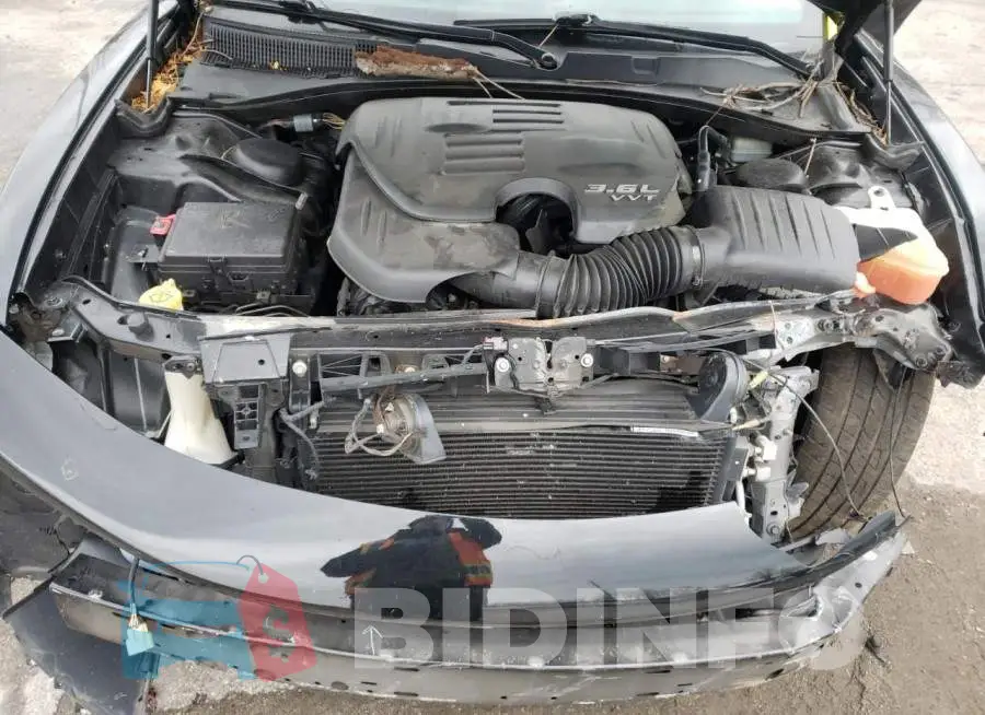 2C3CDXJG3FH828137 Photo# 11