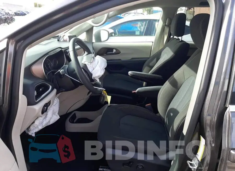 2C4RC1CG2NR158995 Photo# 7