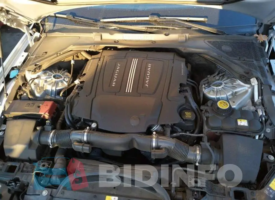 SAJBE4EV9JCY56176 Photo# 11