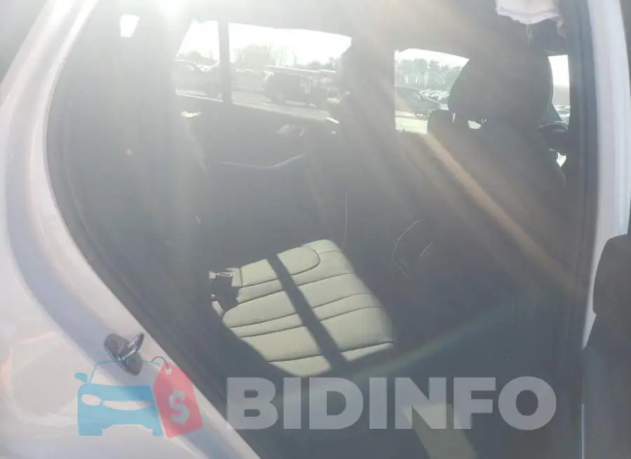 5UXCR6C50KLL01784 Photo# 11