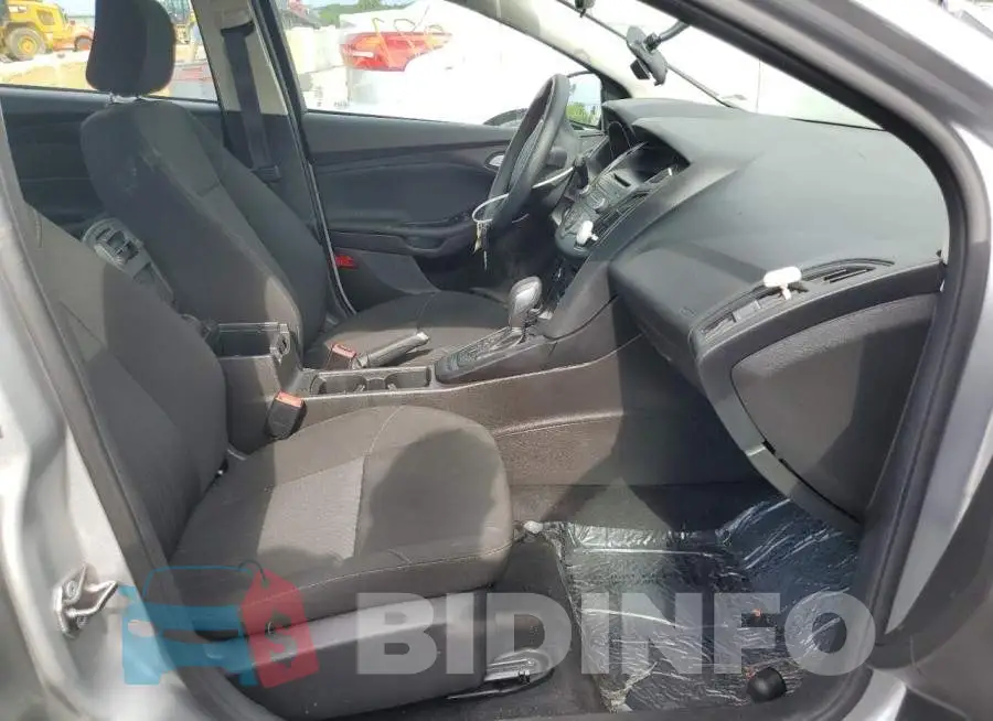 1FADP3F28HL262517 Photo# 5