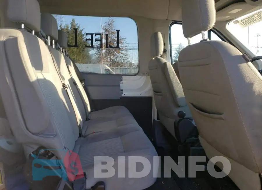 1FBZX2CG6JKB46775 Photo# 10