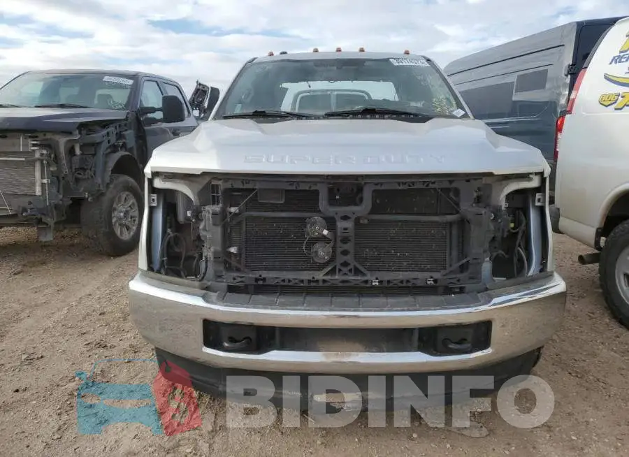 1FT8W3DT2JEB37839 Photo# 5
