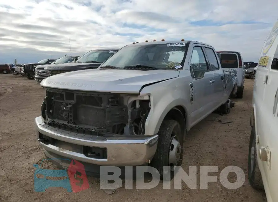 1FT8W3DT2JEB37839 Photo# 1